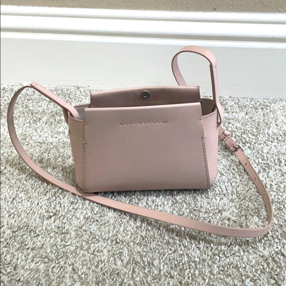 USED 💝 Everlane Mini Crossbody Pale Pink